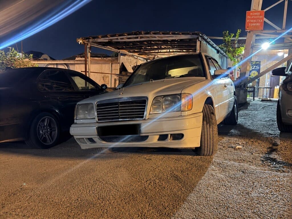 1991 Mercedes 200 D - Image 1