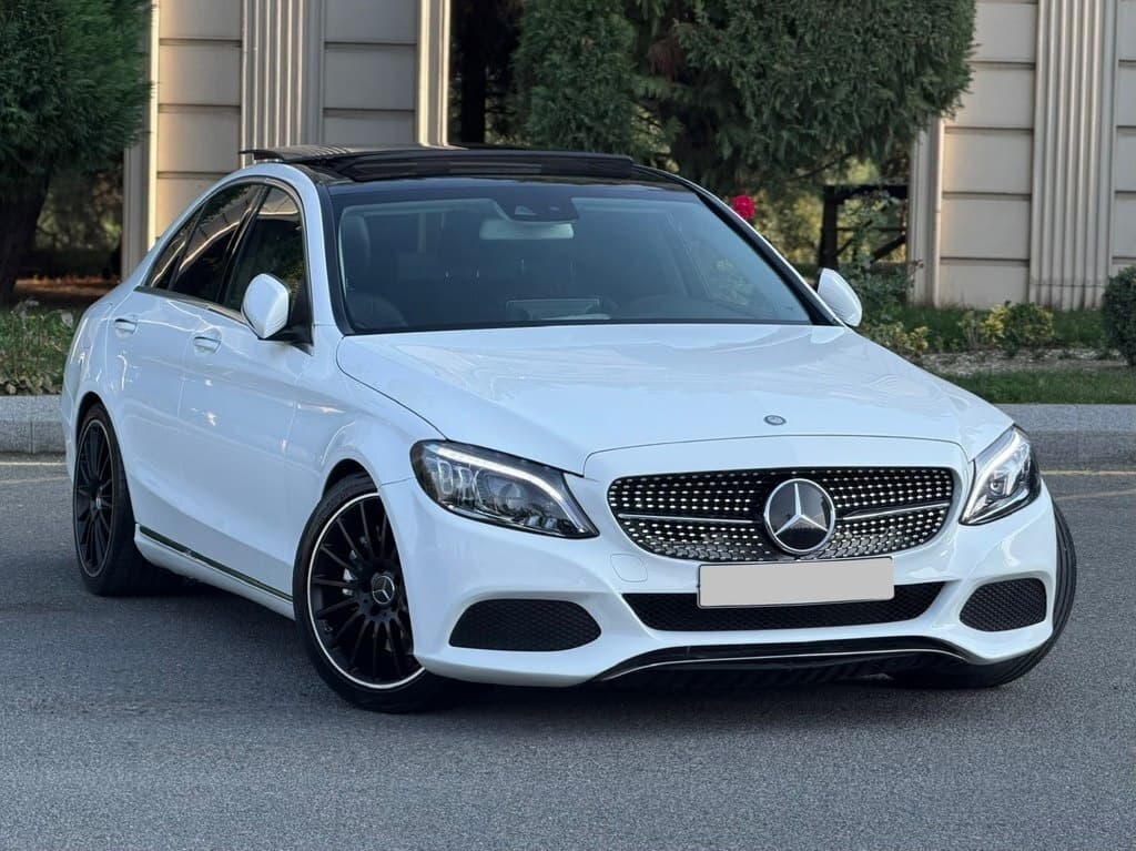 2016 Mercedes C 300 - Image 1