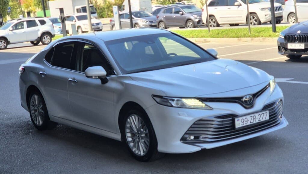 2019 Toyota Camry - Image 1