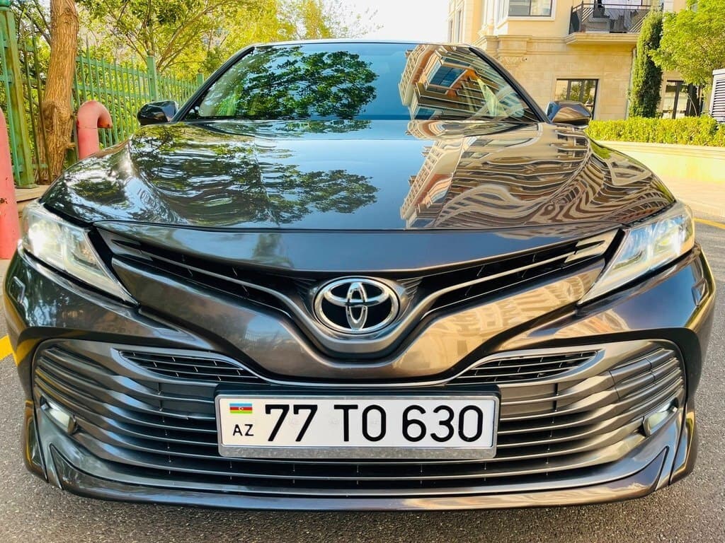 2020 Toyota Camry - Image 1