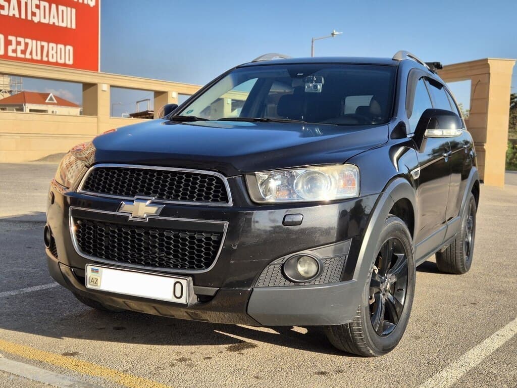 2011 Chevrolet Captiva - Image 1