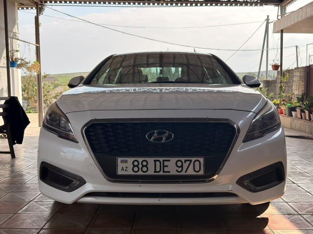 2017 Hyundai Sonata - Image 1