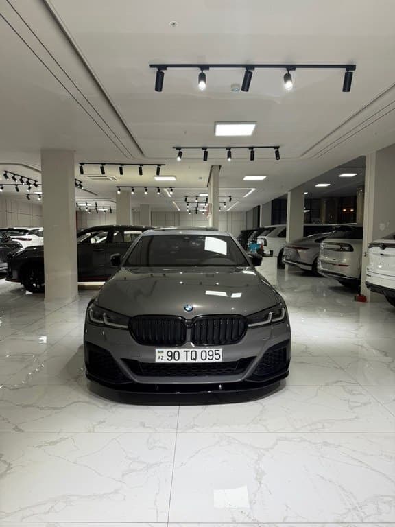 2021 BMW 530 - Image 1