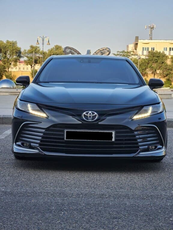 2021 Toyota Camry - Image 1