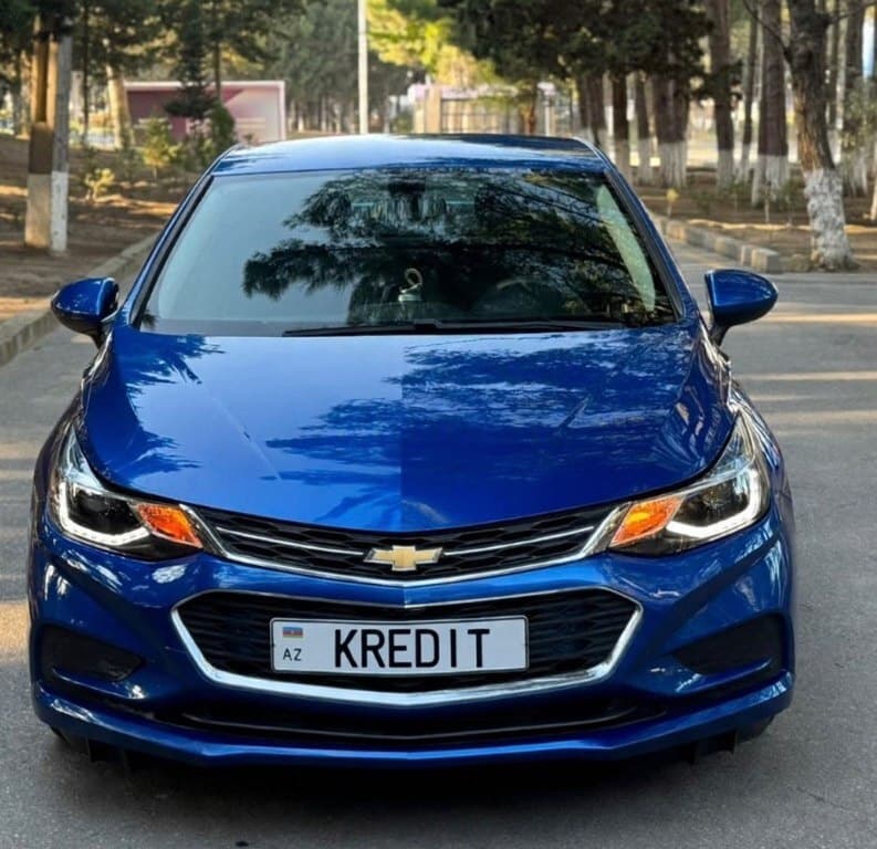 2018 Chevrolet Cruze - Image 1