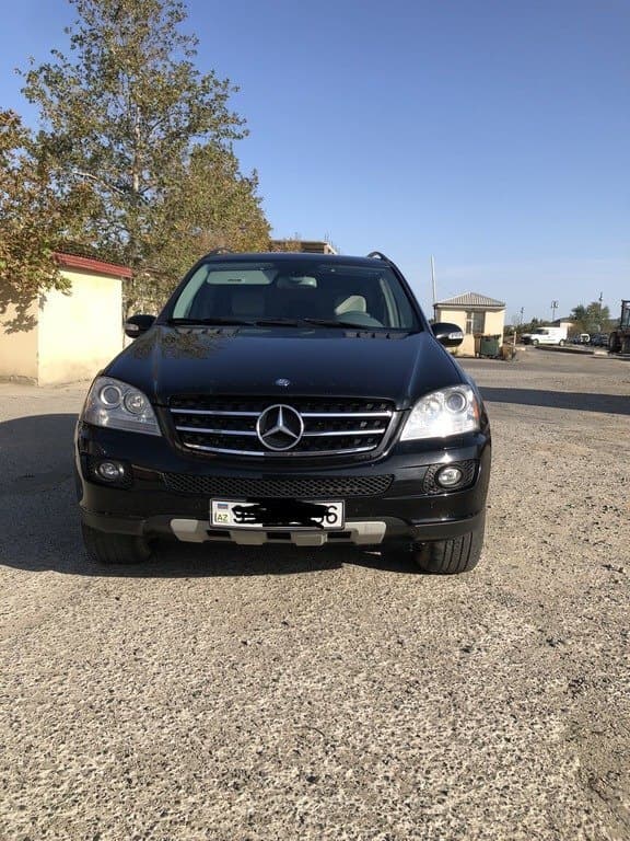 2005 Mercedes ML 350 4MATIC - Image 1