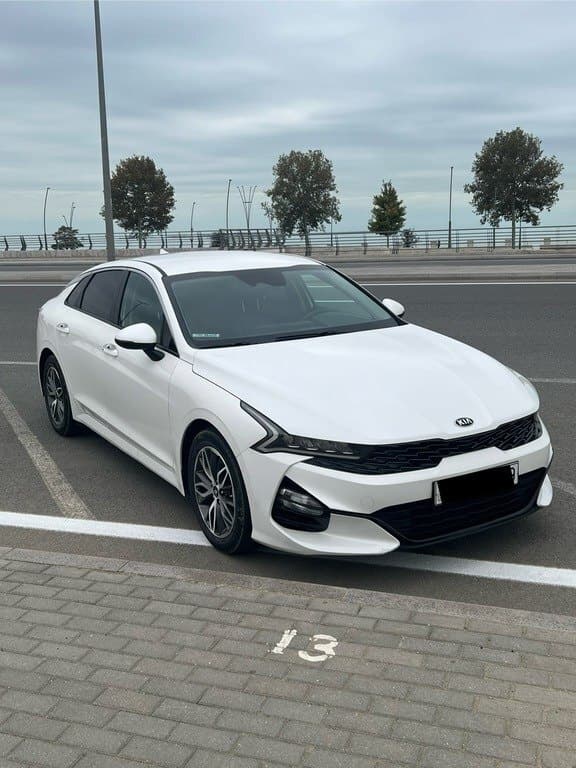 2020 Kia K5 - Image 1