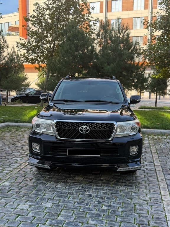 2012 Toyota Land Cruiser - Image 1