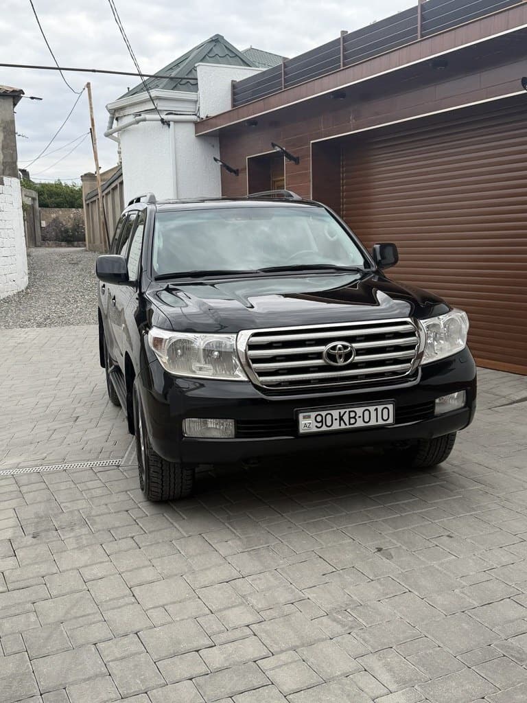 2010 Toyota Land Cruiser - Image 1