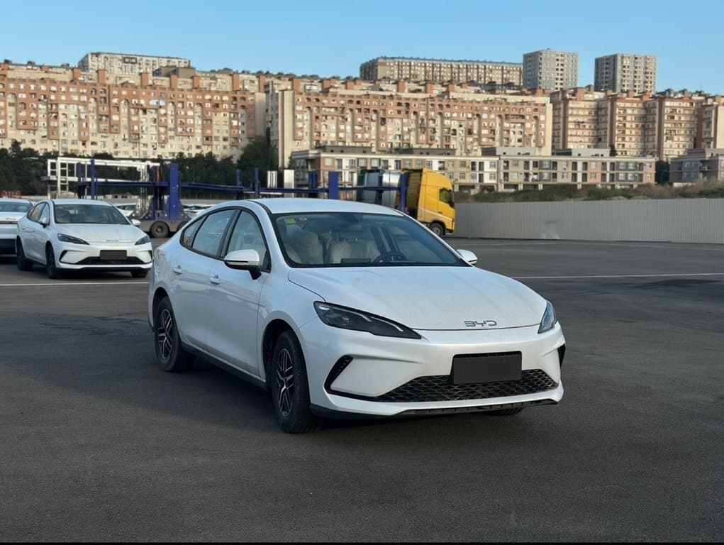 2025 BYD Seal 05 - Image 1