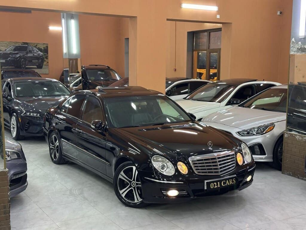 2008 Mercedes E 220 - Image 1