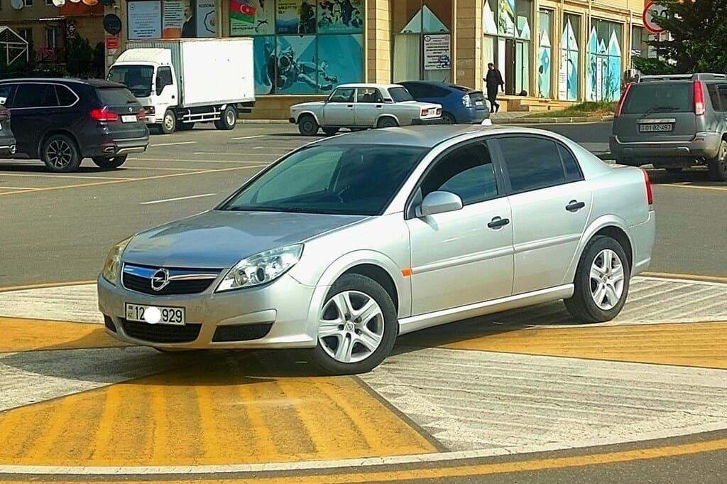 2006 Opel Vectra - Image 1