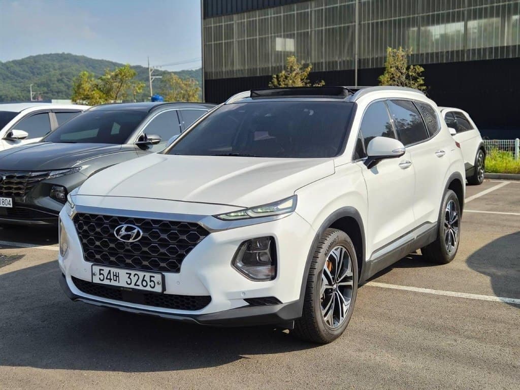 2018 Hyundai Santa Fe - Image 1
