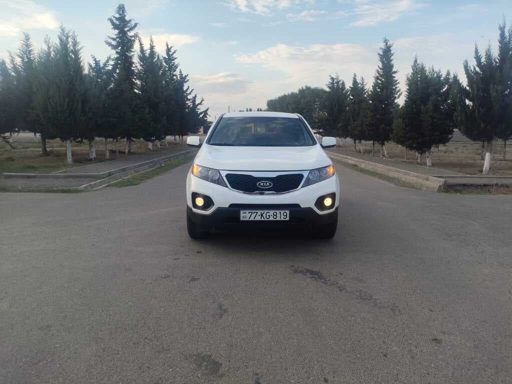 2010 Kia Sorento - Image 1