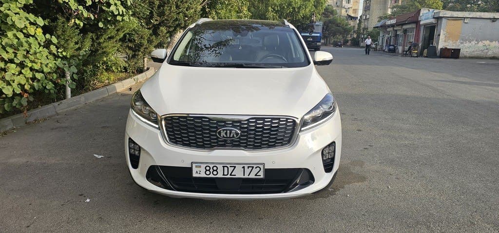 2017 Kia Sorento - Image 1