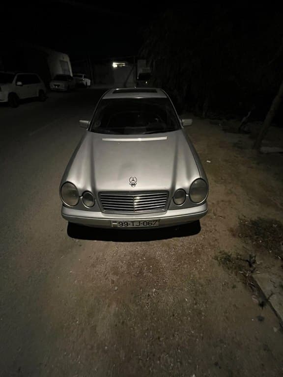 1995 Mercedes E 230 - Image 1