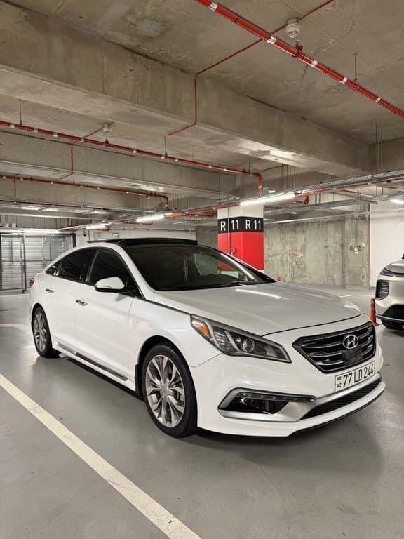 2015 Hyundai Sonata - Image 1