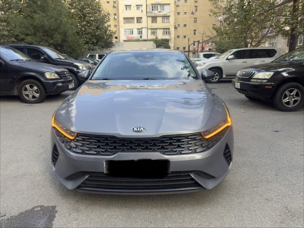 2020 Kia K5 - Image 1