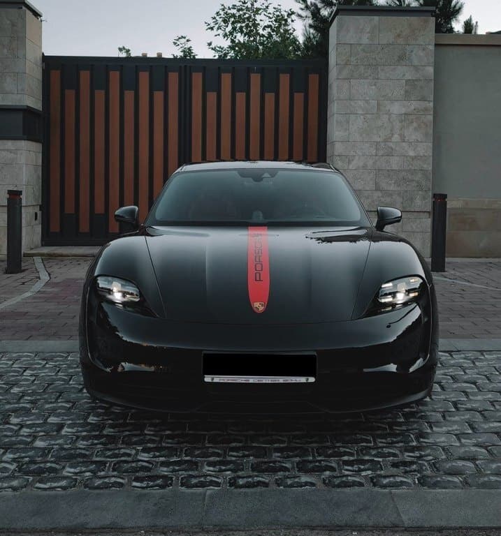 2021 Porsche Taycan - Image 1