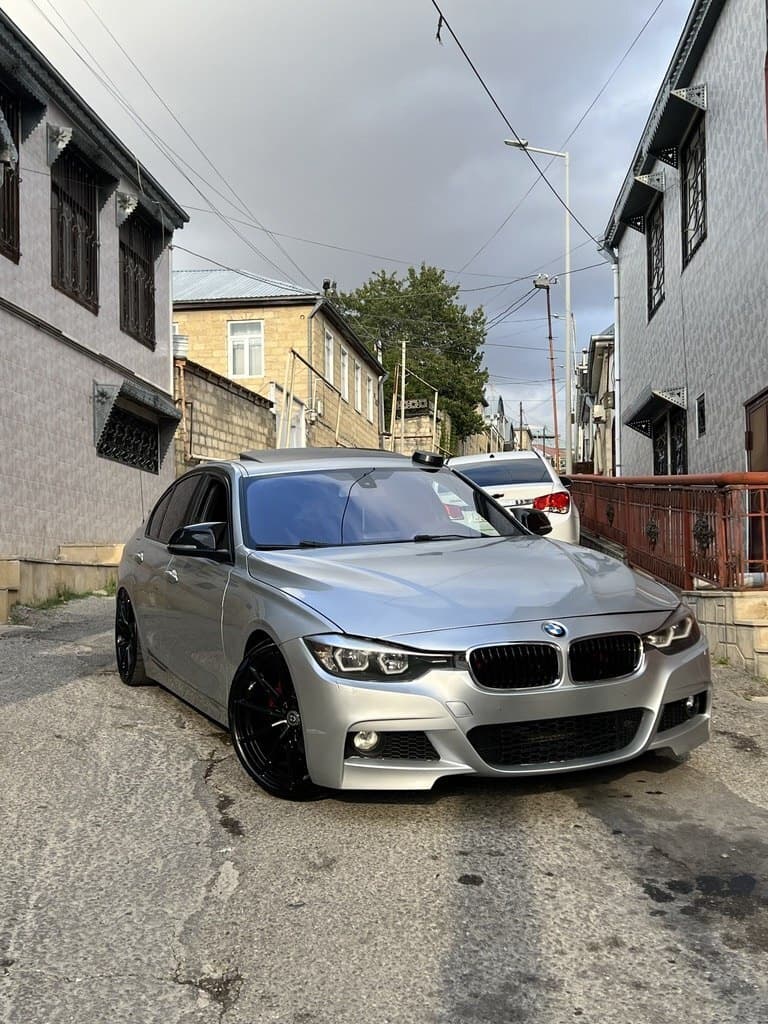 2015 BMW 330 - Image 1