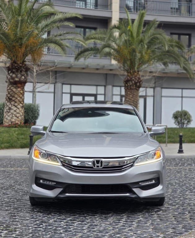 2017 Honda Accord - Image 1