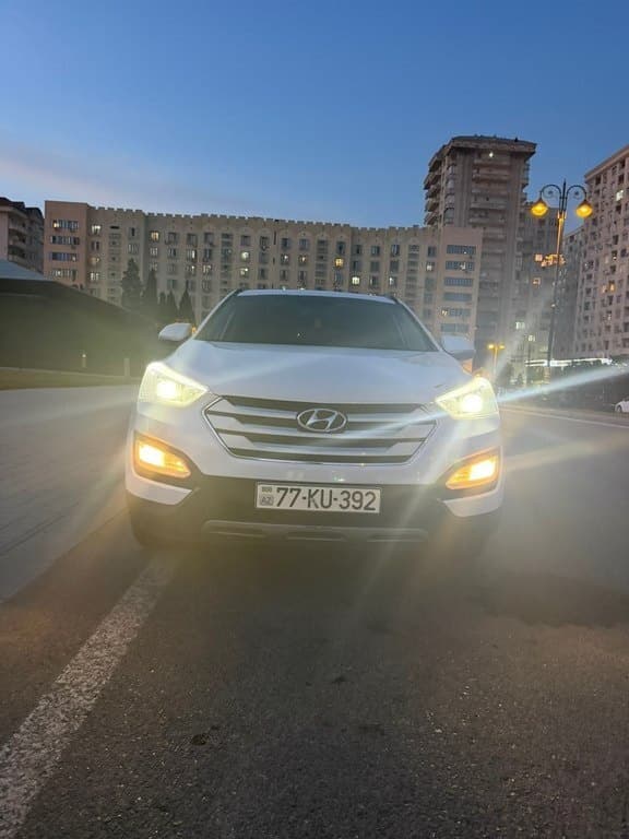 2015 Hyundai Santa Fe - Image 1