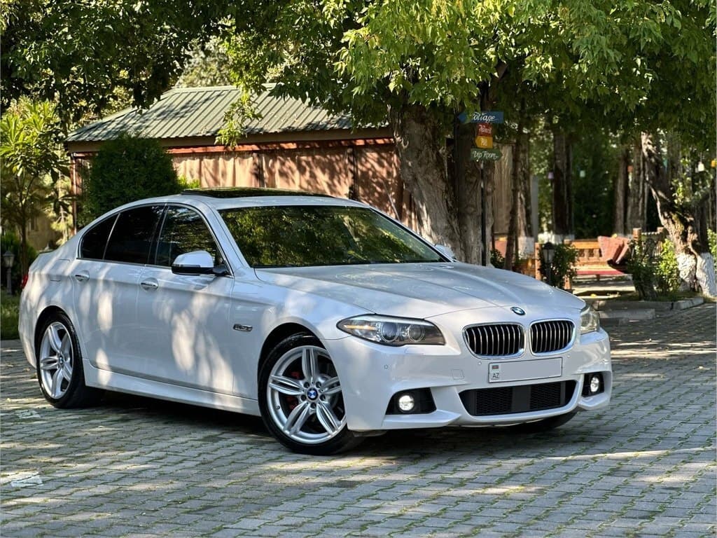 2015 BMW 528 - Image 1