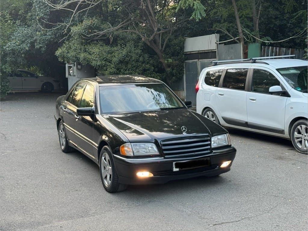 1998 Mercedes C 240 - Image 1