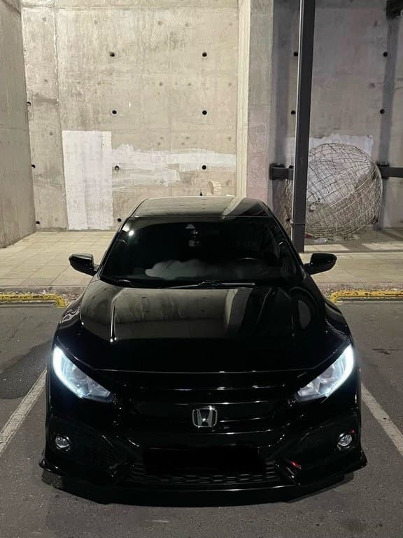 2018 Honda Civic - Image 1