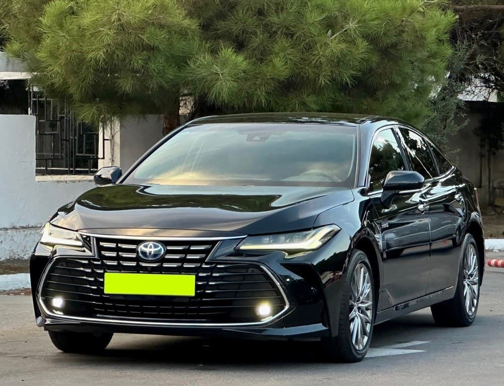 2022 Toyota Avalon - Image 1