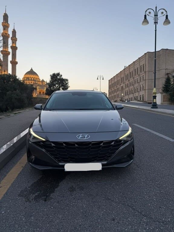 2022 Hyundai Elantra - Image 1
