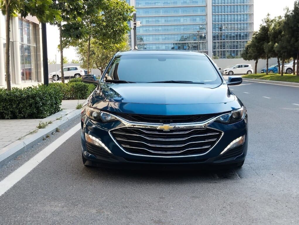 2019 Chevrolet Malibu - Image 1