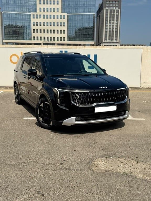 2024 Kia Carnival - Image 1
