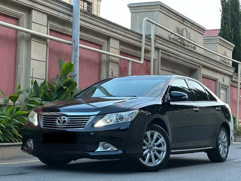 2014 Toyota Camry - Image 1