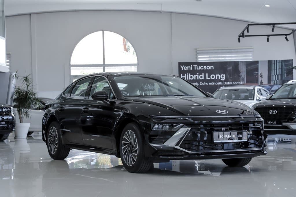2025 Hyundai Sonata - Image 1