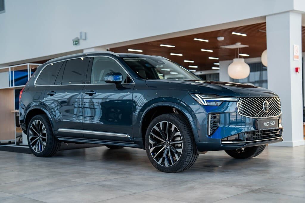 2026 Volvo XC90 - Image 1