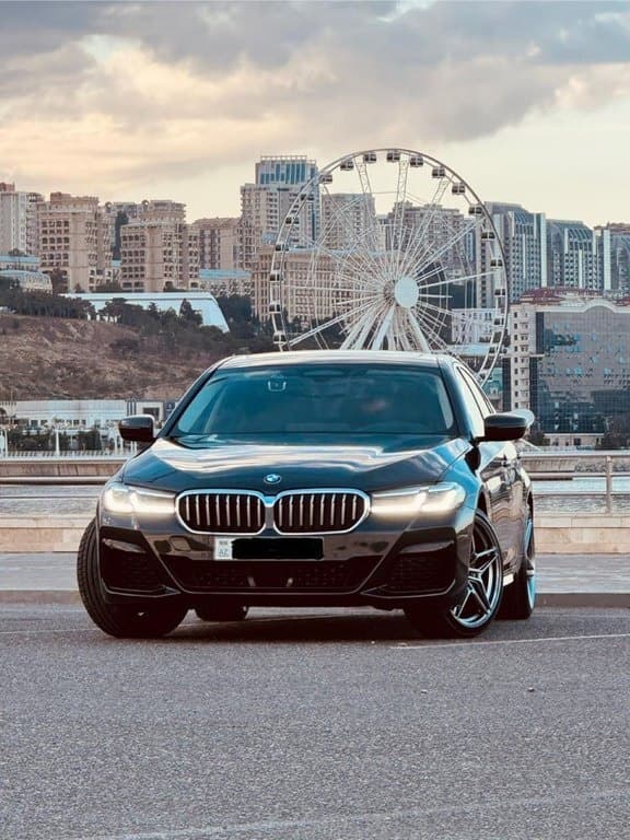 2022 BMW 523d - Image 1
