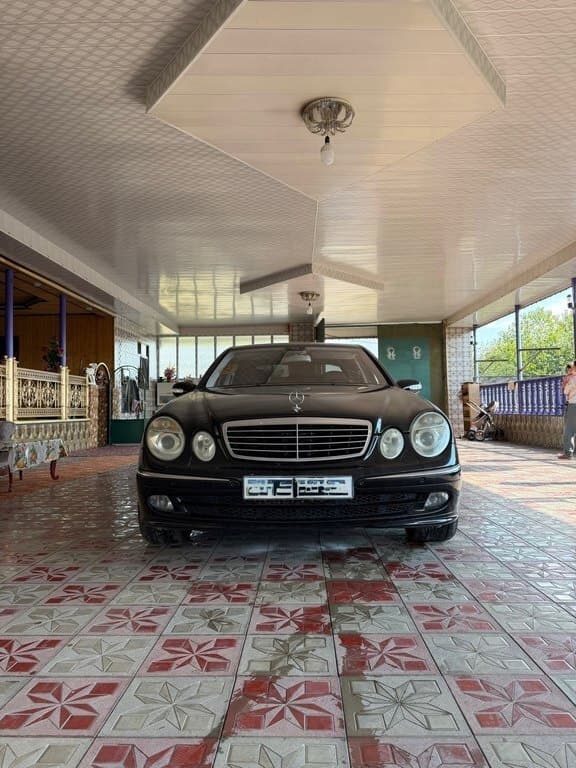 2005 Mercedes E 280 - Image 1