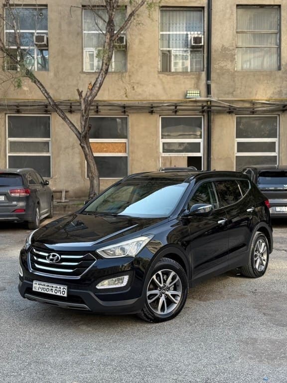 2012 Hyundai Santa Fe - Image 1