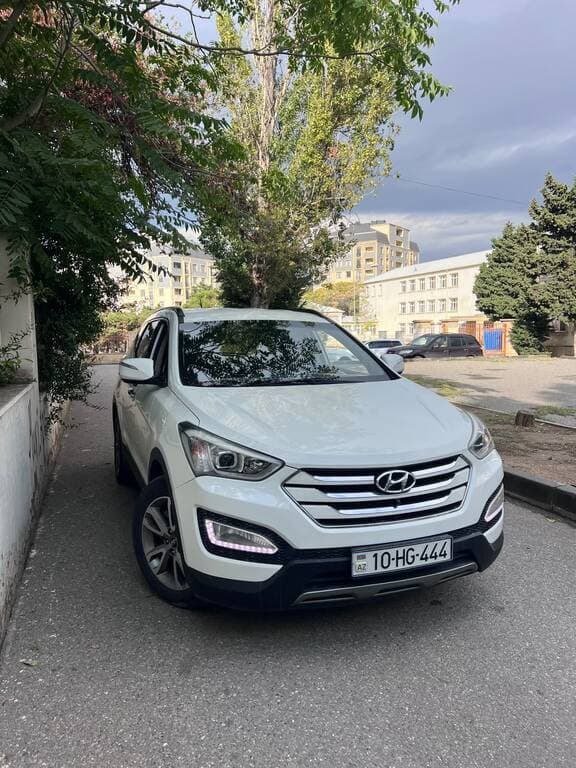2012 Hyundai Santa Fe - Image 1