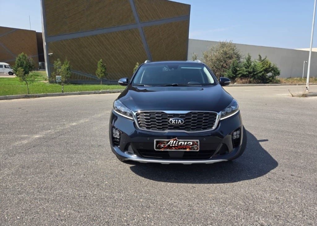 2019 Kia Sorento - Image 1
