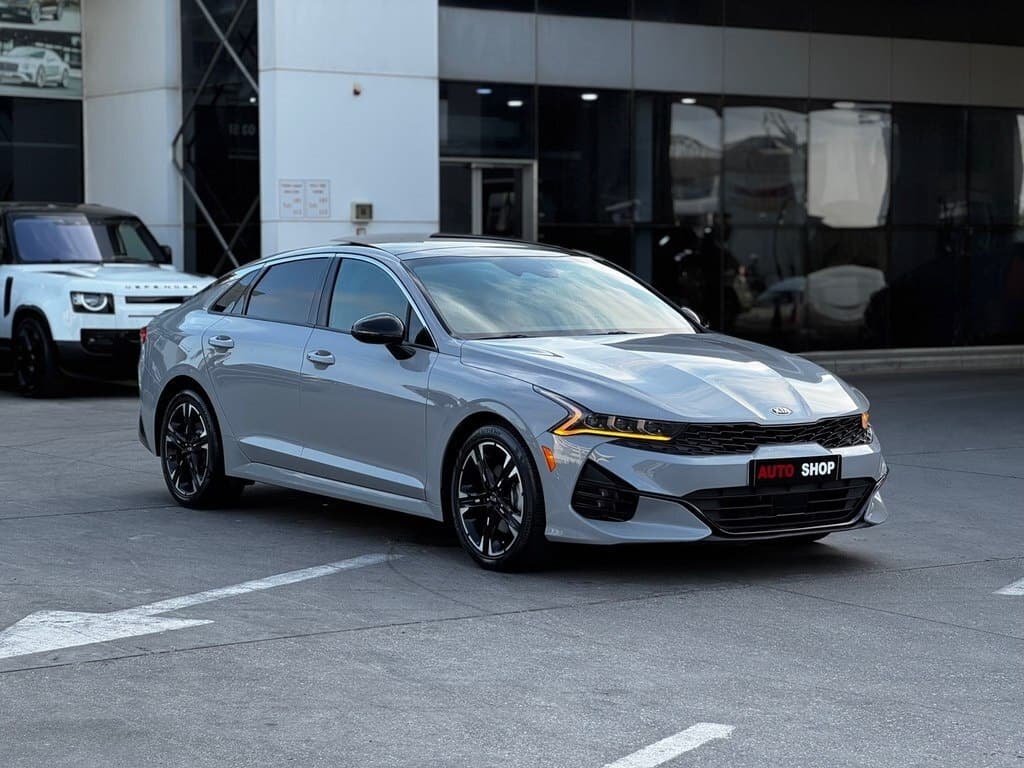 2020 Kia K5 - Image 1