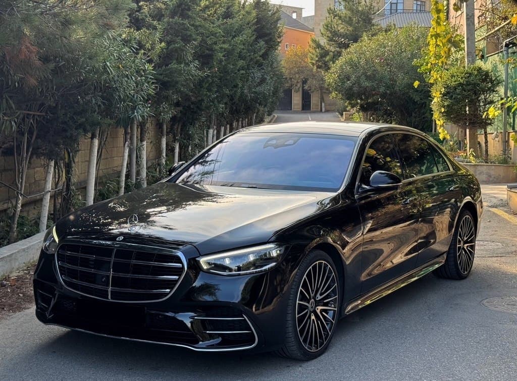 2022 Mercedes S 500 4MATIC - Image 1