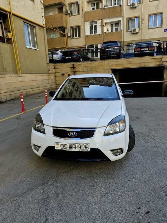 2011 Kia Rio - Image 1