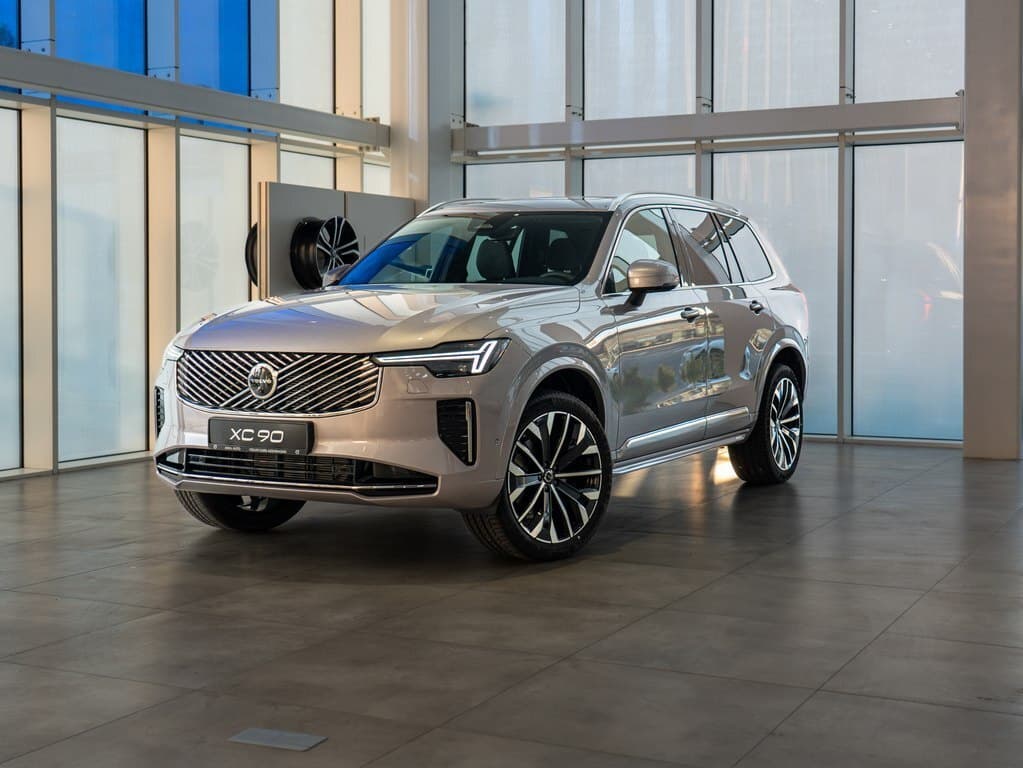 2026 Volvo XC90 - Image 1
