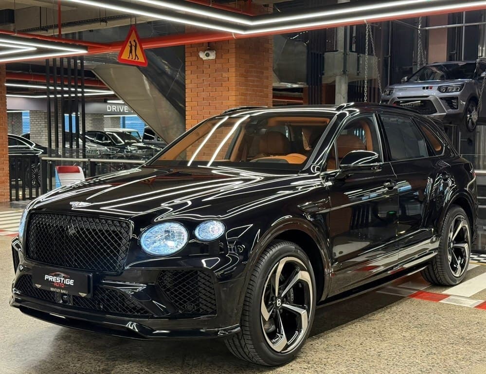 2025 Bentley Bentayga - Image 1
