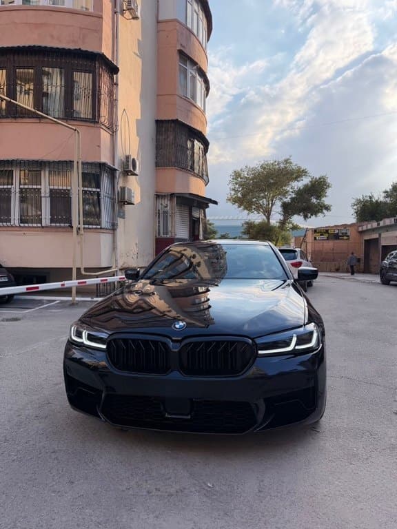 2018 BMW 530 - Image 1