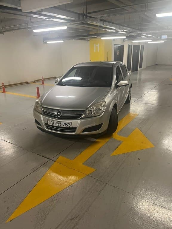 2007 Opel Astra - Image 1