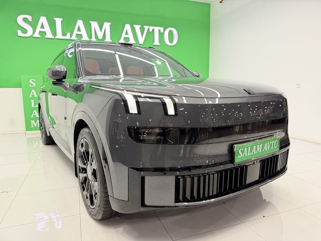 2025 Lynk & Co 900 - Image 1