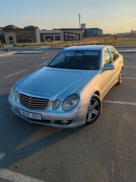 2006 Mercedes E 220 - Image 1